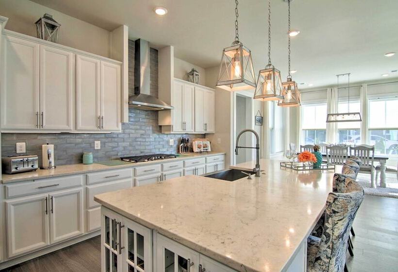 Modern Lewes Home W/ Deck, Grill + Pond View!