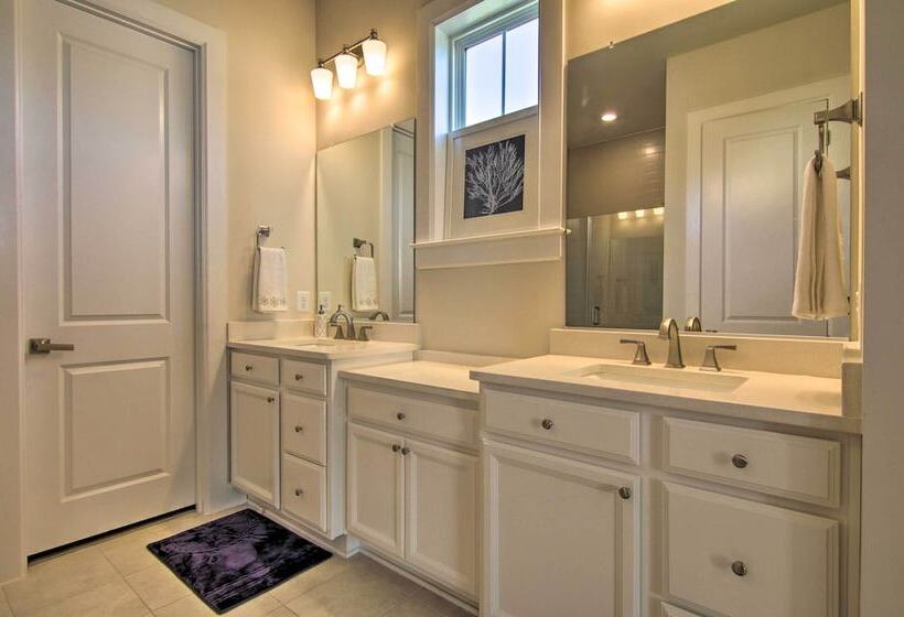 Modern Lewes Home W/ Deck, Grill + Pond View!