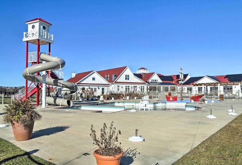 Modern Lewes Home W/ Deck, Grill + Pond View!