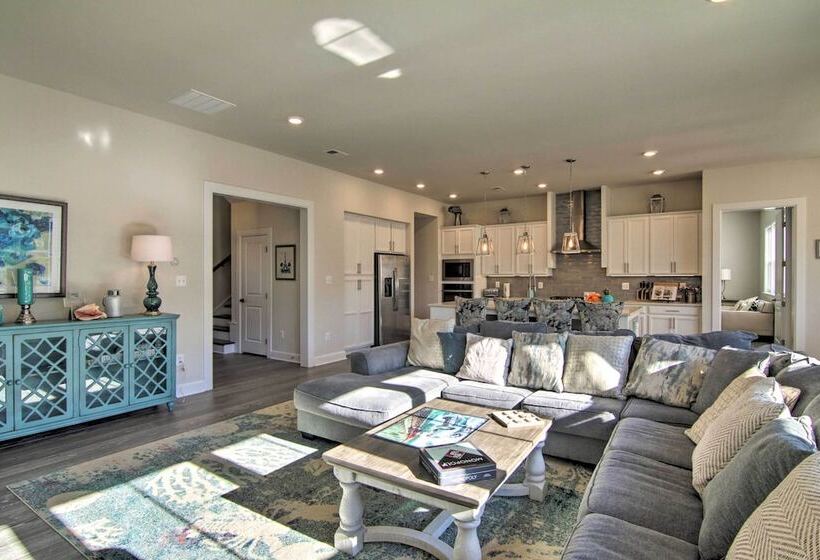 Modern Lewes Home W/ Deck, Grill + Pond View!