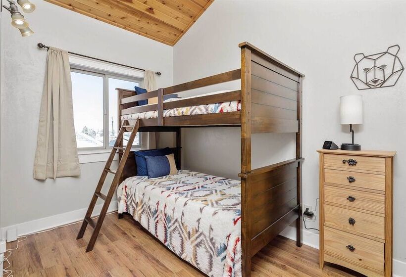 Modern Red Lodge Cabin   Walk To Broadway Ave