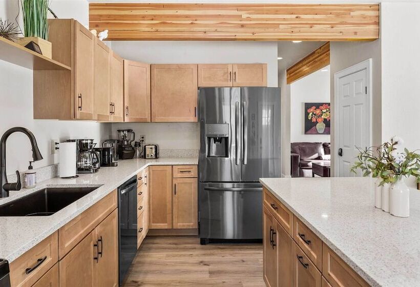 Modern Red Lodge Cabin   Walk To Broadway Ave