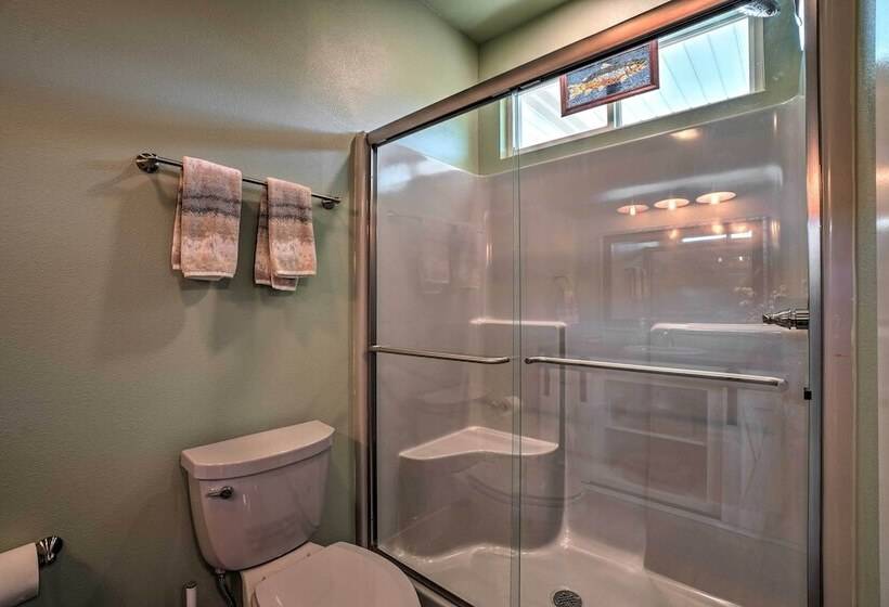 Modern Retreat W/ Deck: Walk To White River!