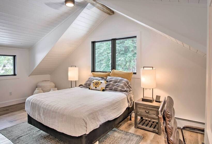 Modern Riverfront Home: 6 Mi To Big Sky Town!