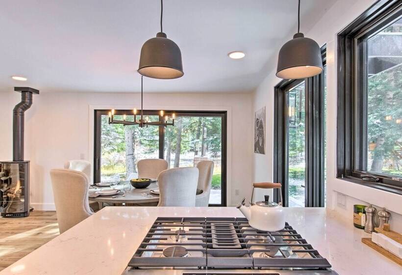 Modern Riverfront Home: 6 Mi To Big Sky Town!