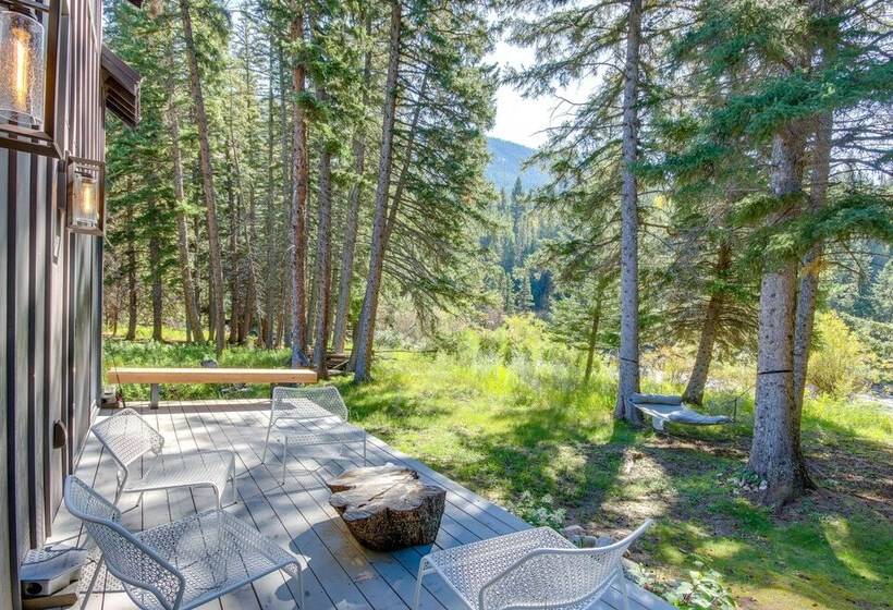 Modern Riverfront Home: 6 Mi To Big Sky Town!