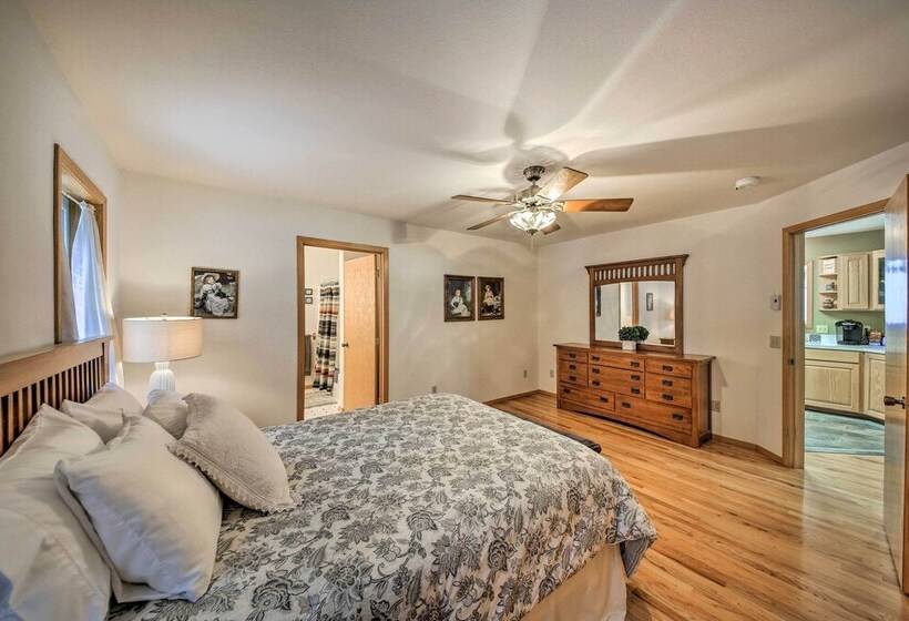 Montana Home On 5 Acres: Near Lake Koocanusa!