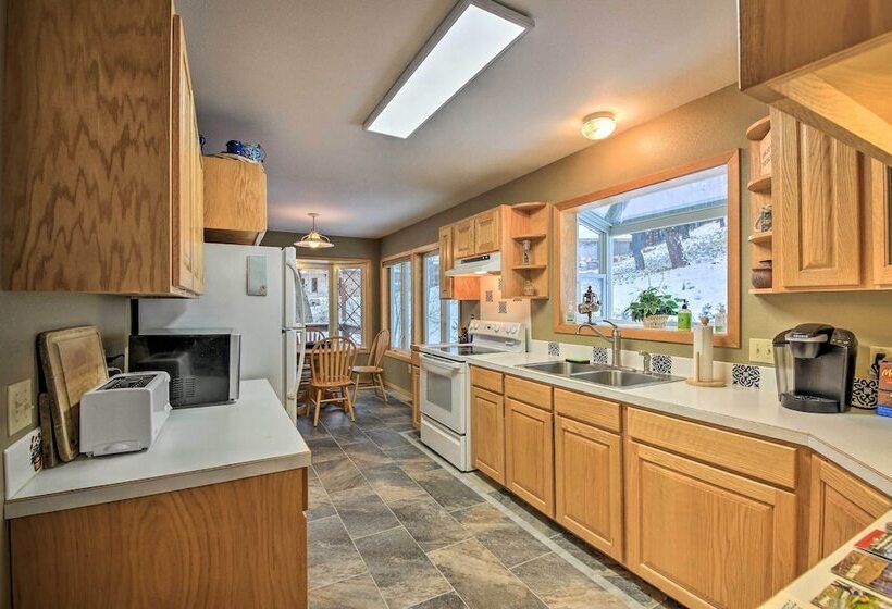 Montana Home On 5 Acres: Near Lake Koocanusa!