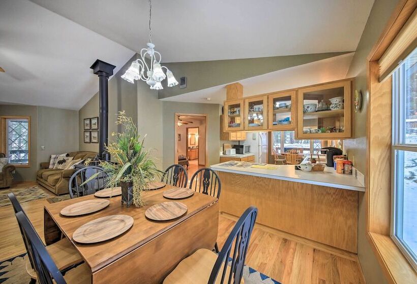 Montana Home On 5 Acres: Near Lake Koocanusa!