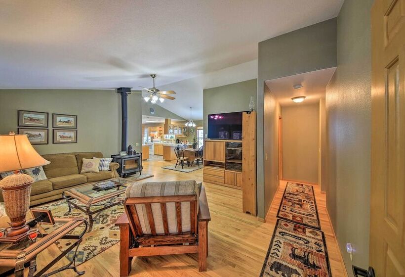 Montana Home On 5 Acres: Near Lake Koocanusa!