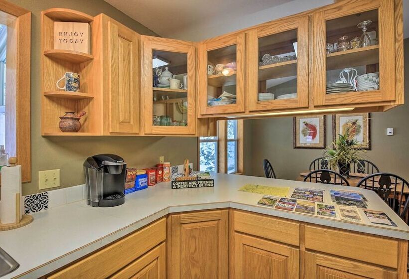 Montana Home On 5 Acres: Near Lake Koocanusa!