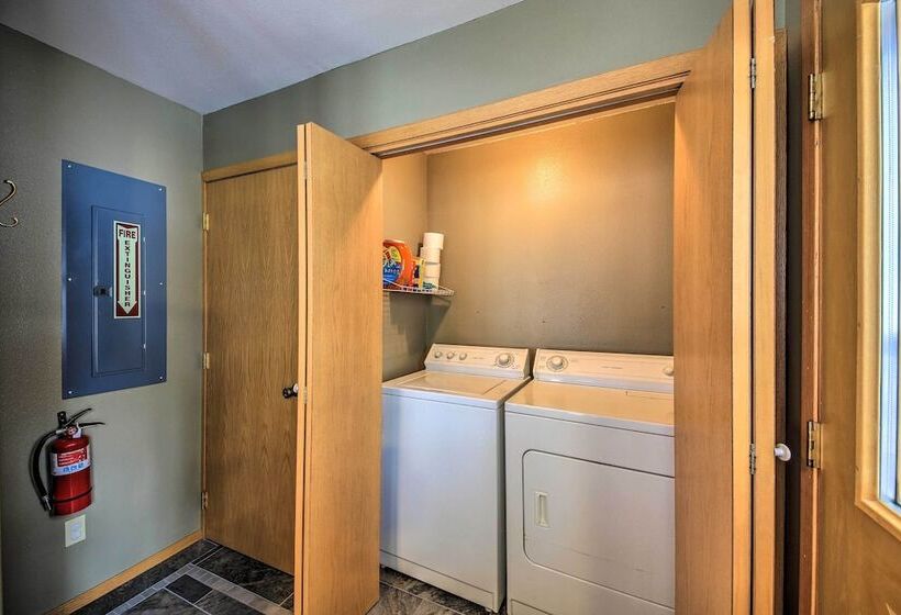 Montana Home On 5 Acres: Near Lake Koocanusa!