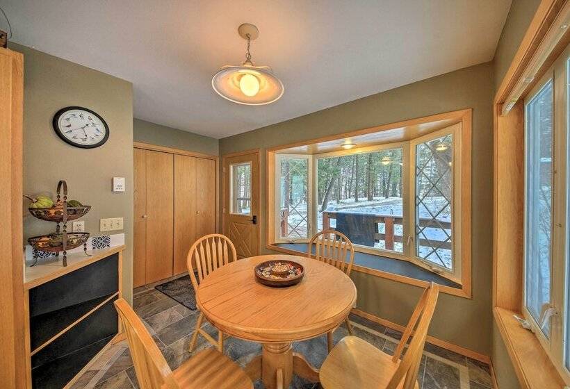 Montana Home On 5 Acres: Near Lake Koocanusa!