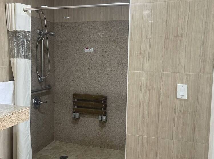 فندق على الطريق Economy Inn