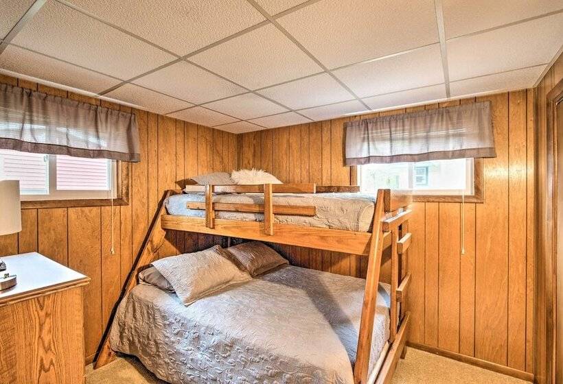 National City Cottage W/ Patio, Steps To Lake!