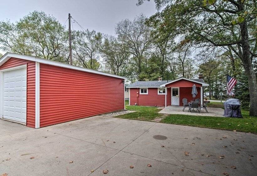 National City Cottage W/ Patio, Steps To Lake!