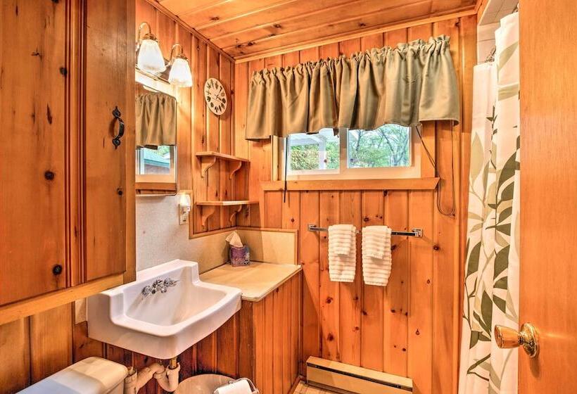 National City Cottage W/ Patio, Steps To Lake!