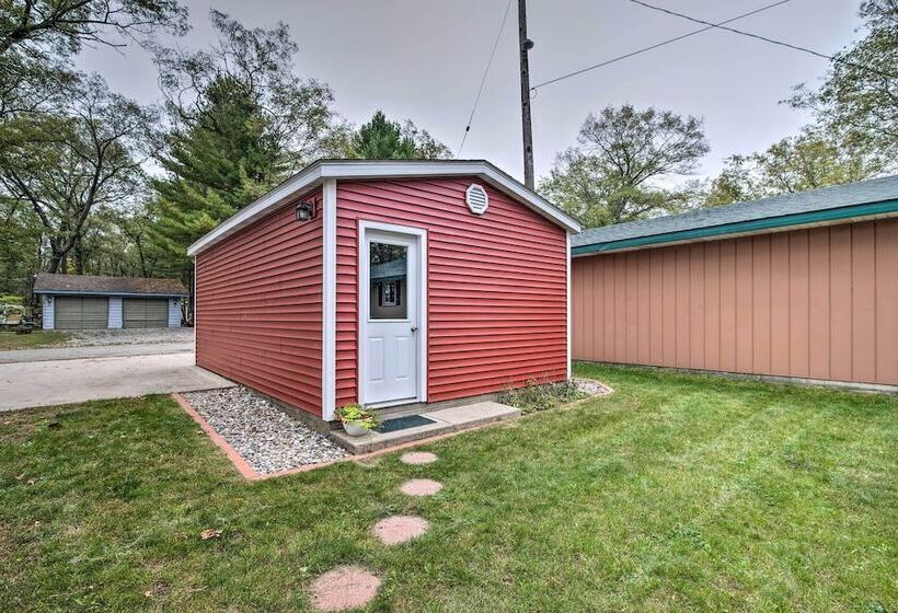 National City Cottage W/ Patio, Steps To Lake!