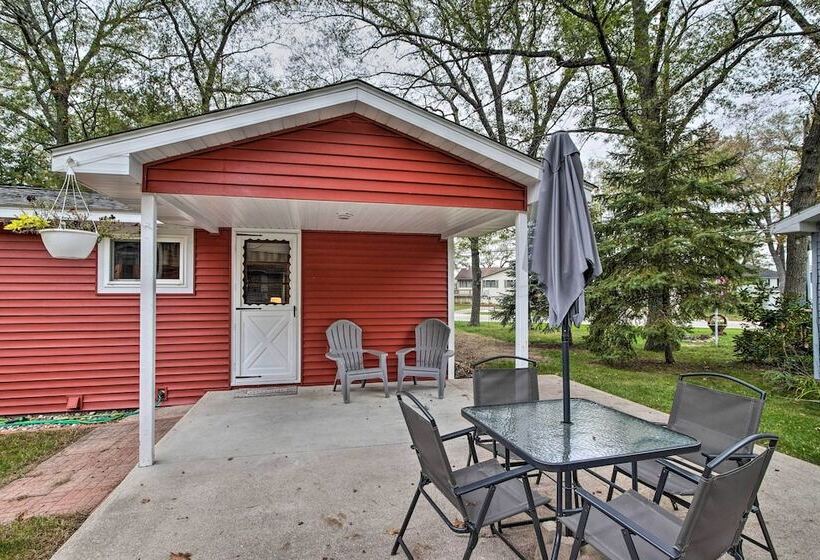 National City Cottage W/ Patio, Steps To Lake!