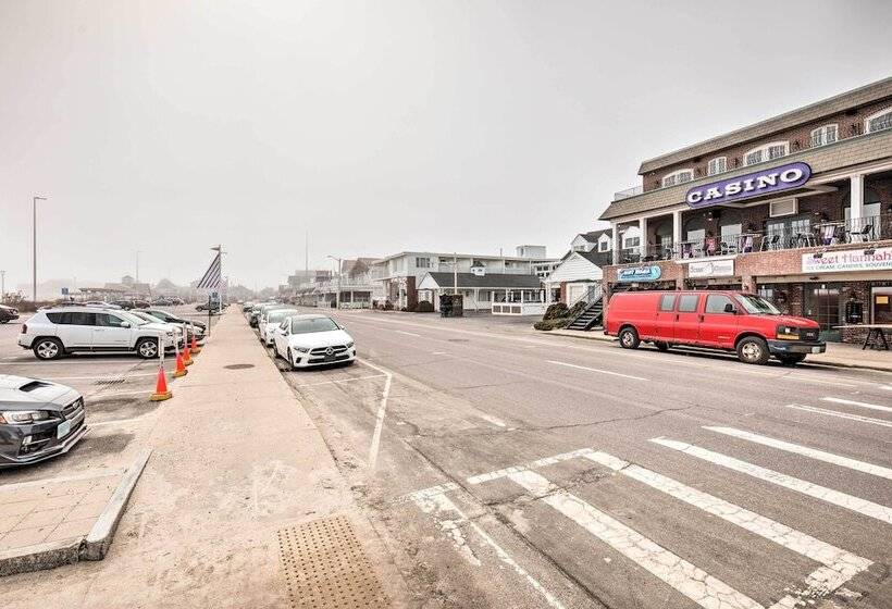 No Frills Hampton Cottage   Steps To Beach!