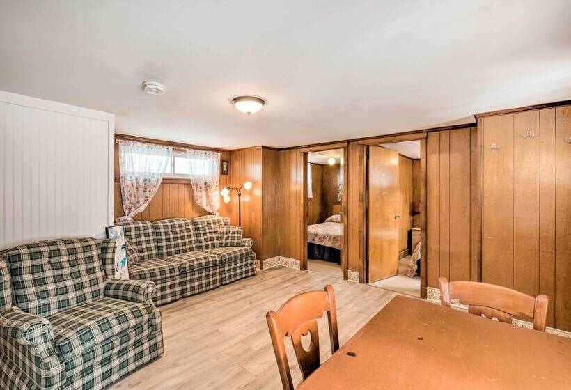 No Frills Hampton Cottage   Steps To Beach!