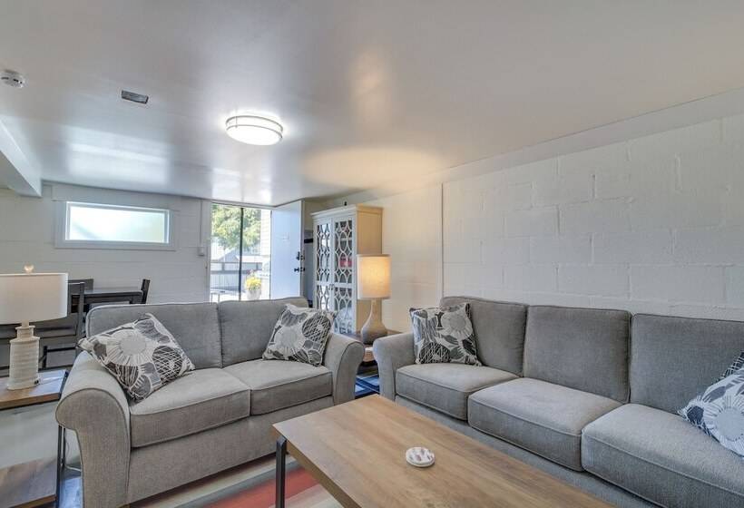 North Bend Home W/ Cornhole Court & Putting Green