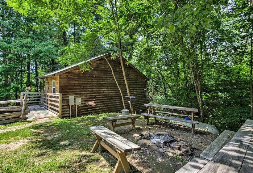 North Carolina Retreat W/ Hot Tub, Deck & Fire Pit