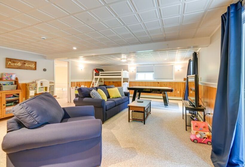Conway Home W/ Game Room: 5 Private Beaches