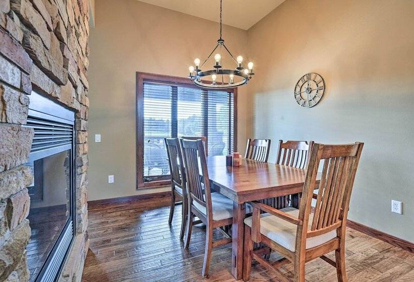 Northern Bay Resort Home   Half Mi To Lake!