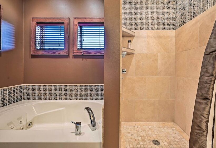 Northern Bay Resort Home   Half Mi To Lake!