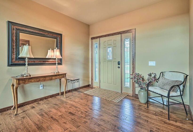 Northern Bay Resort Home   Half Mi To Lake!