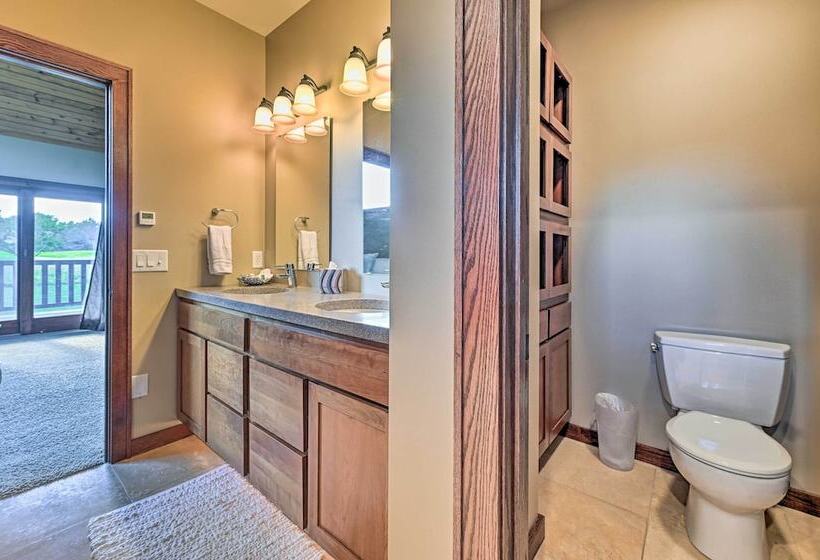 Northern Bay Resort Home   Half Mi To Lake!