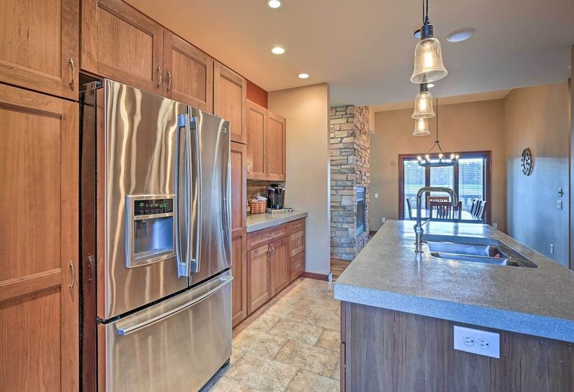 Northern Bay Resort Home   Half Mi To Lake!