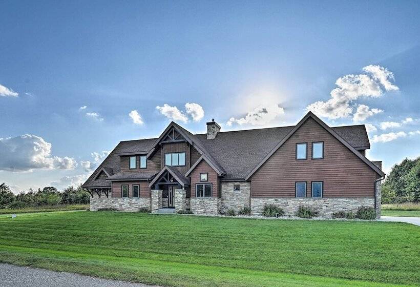 Northern Bay Resort Home   Half Mi To Lake!