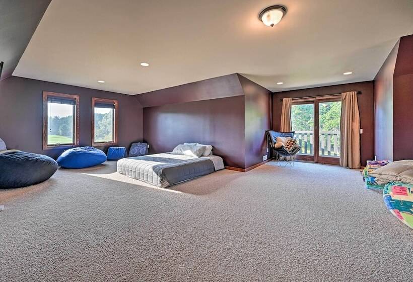 Northern Bay Resort Home   Half Mi To Lake!