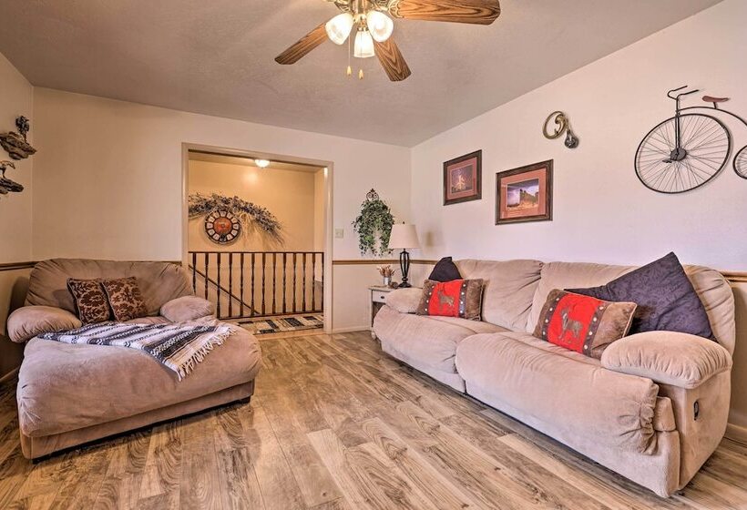 Parowan Escape With 2 Game Rooms, Deck & Yard!