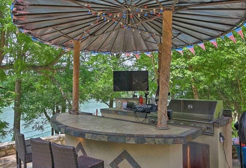 12 Mi To Lake Dunlap: Family Escape W/ Games