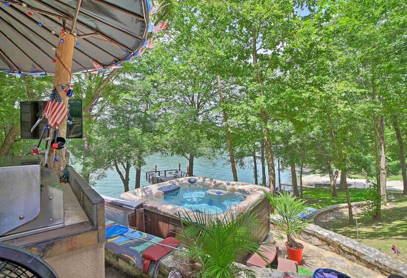 12 Mi To Lake Dunlap: Family Escape W/ Games