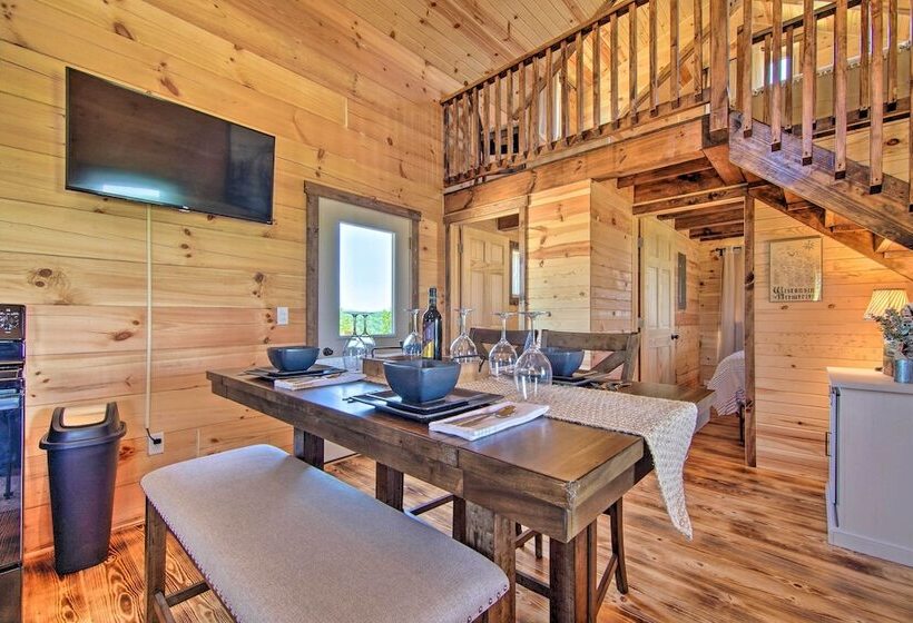 Cabin On 35 Acre Farm In Blanchardville W/ Trails!