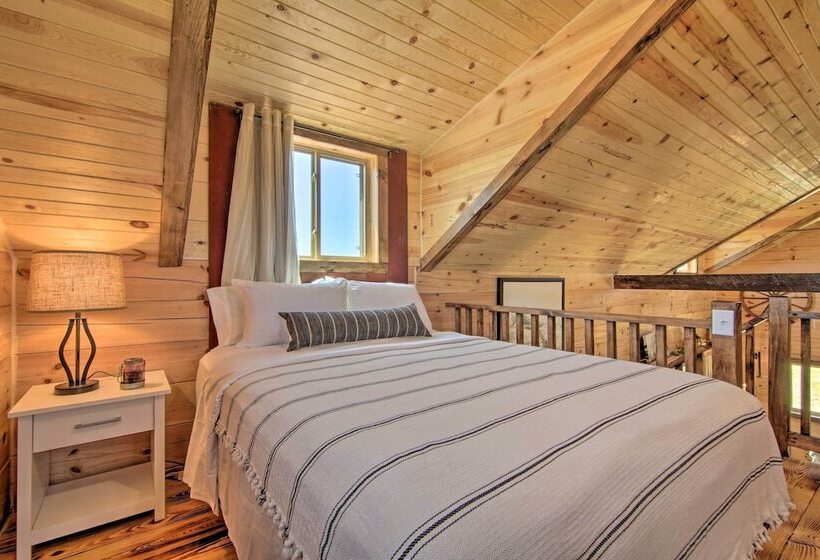 Cabin On 35 Acre Farm In Blanchardville W/ Trails!