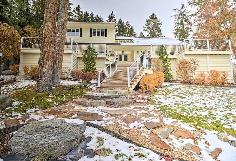 Peaceful Lakeside Retreat W/ Deck & Amazing Views!