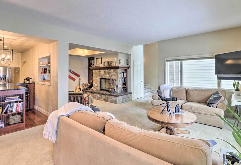 Peaceful Lakeside Retreat W/ Deck & Amazing Views!