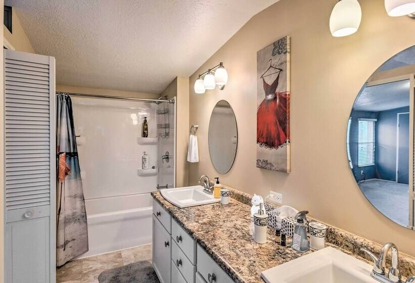 Peaceful Mi Home On 1 Acre: Pets Welcome!