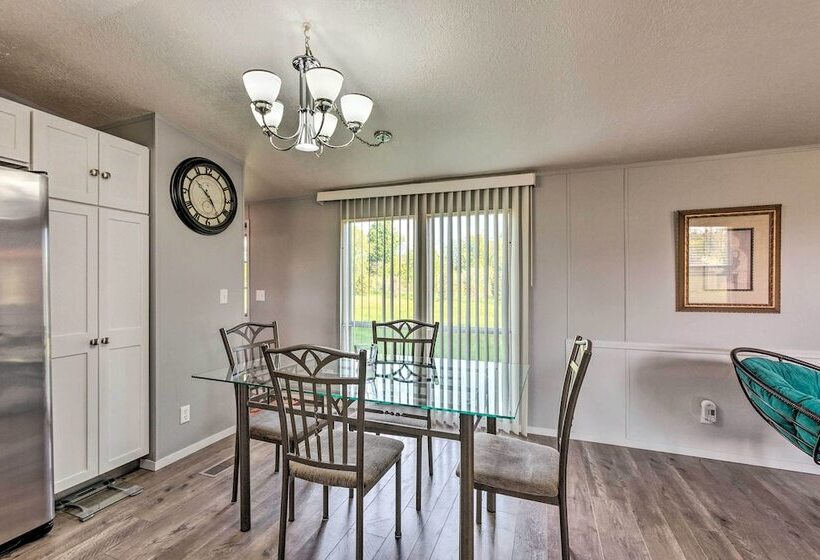 Peaceful Mi Home On 1 Acre: Pets Welcome!