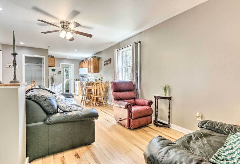 Peaceful & Secluded Knoxville Retreat W/ Deck