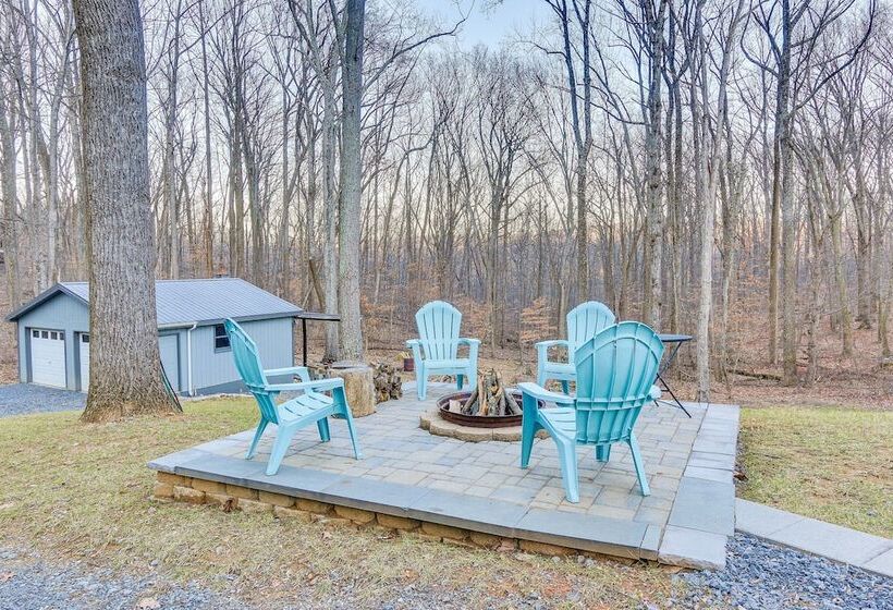 Peaceful & Secluded Knoxville Retreat W/ Deck