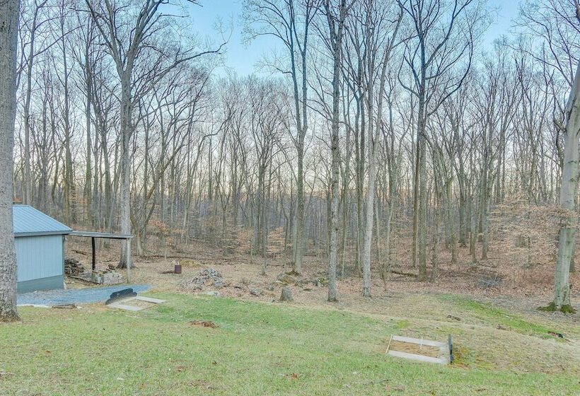 Peaceful & Secluded Knoxville Retreat W/ Deck