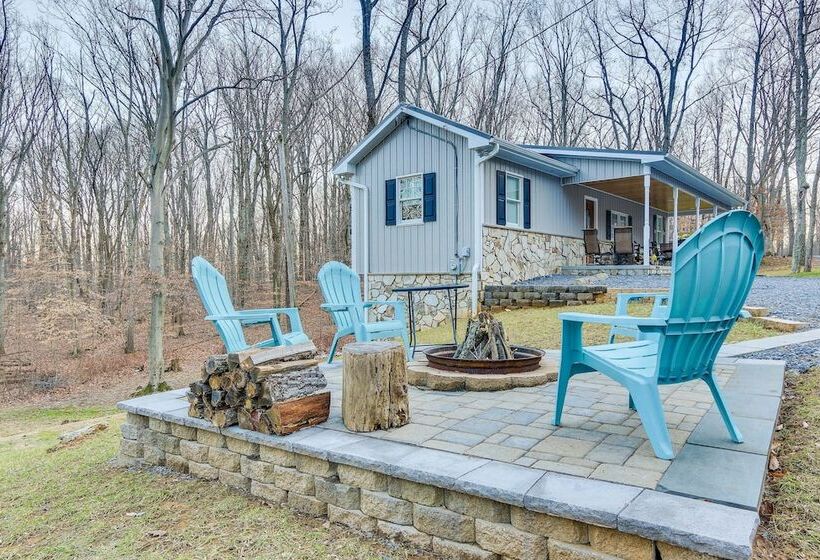 Peaceful & Secluded Knoxville Retreat W/ Deck