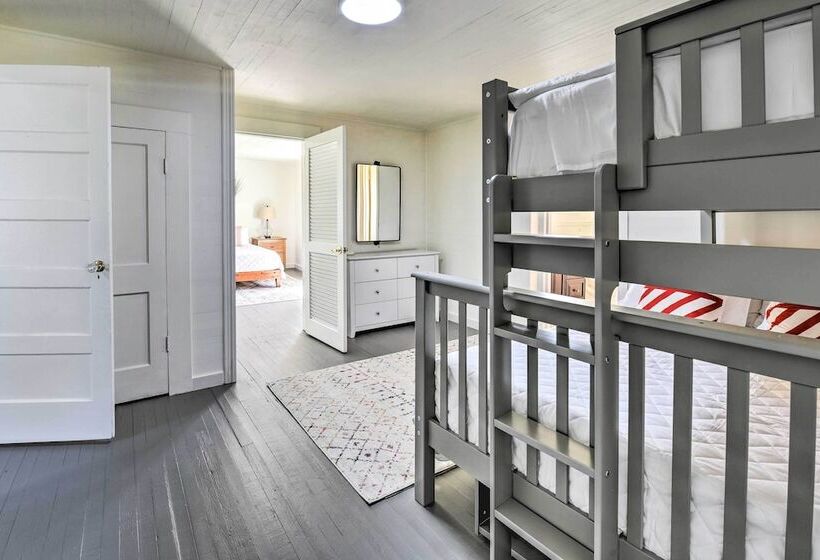 Peaceful Southern Countryside Escape W/ Porch