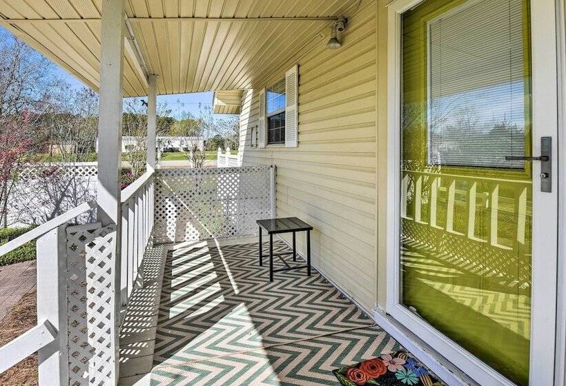 Peaceful Southern Countryside Escape W/ Porch
